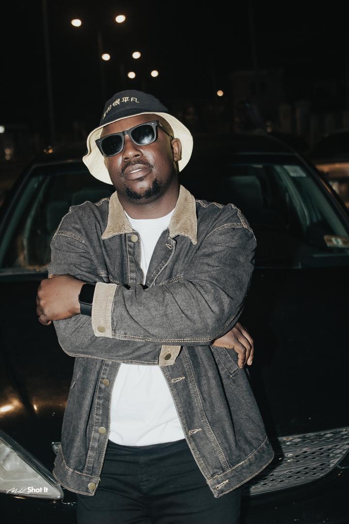 vDjDaddy Behind the Decks