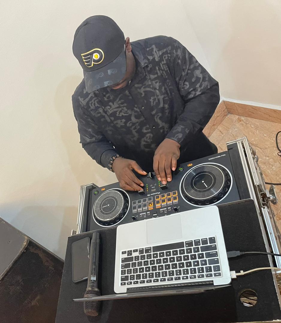 vDjDaddy Studio Session